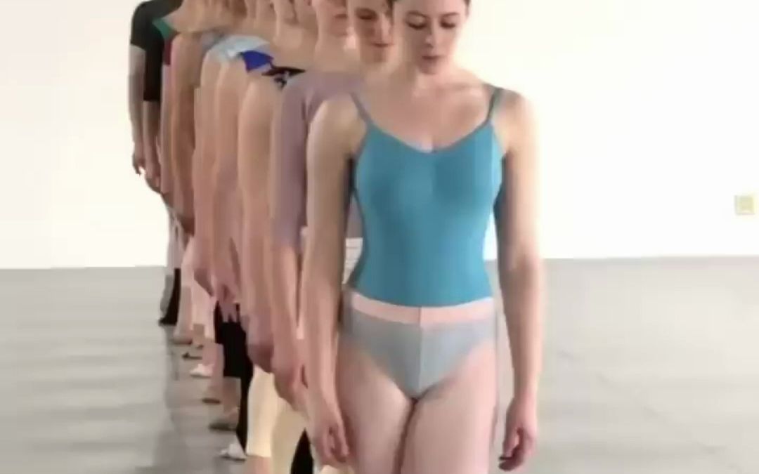 Foreign version of the thousand-handed goddess of mercy swan lake ballet