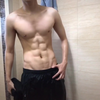 腹肌小哥哥