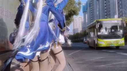 Come and stop the car with the Water God!