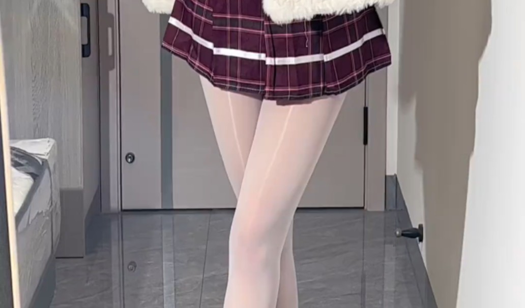 Oiled white socks with jk heels are awesome!