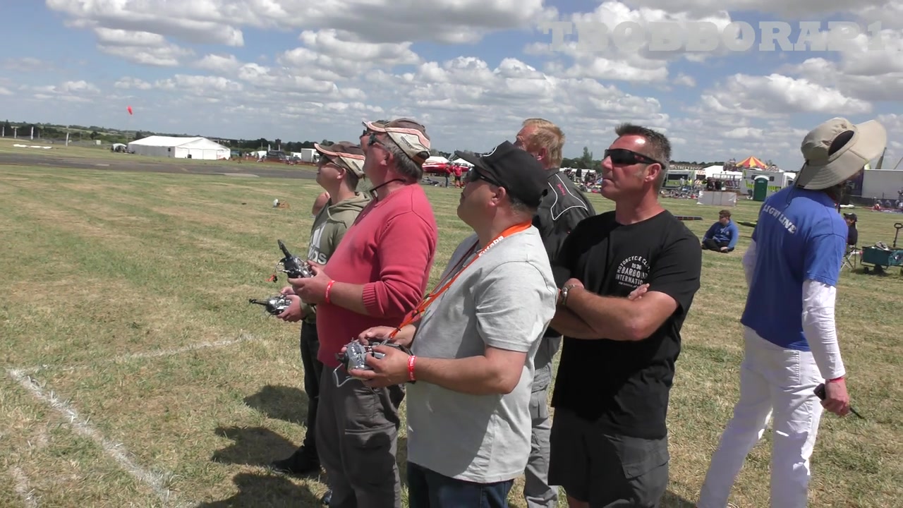 在 WINGS & WHEELS 模型 SPECTACULAR 2022 上展示的先例邮票 RC 双翼飞机_哔哩哔哩_bilibili