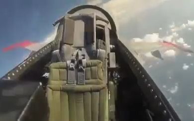 美军展示无人驾驶 F-16战斗机，搞这个的意义在哪里？