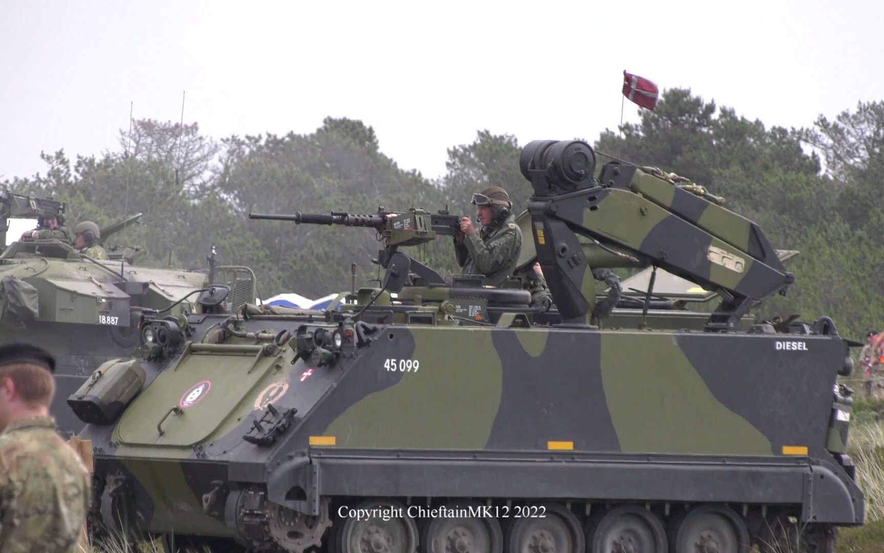 【坦克战车】- 北约 M113装甲车 射击展示
