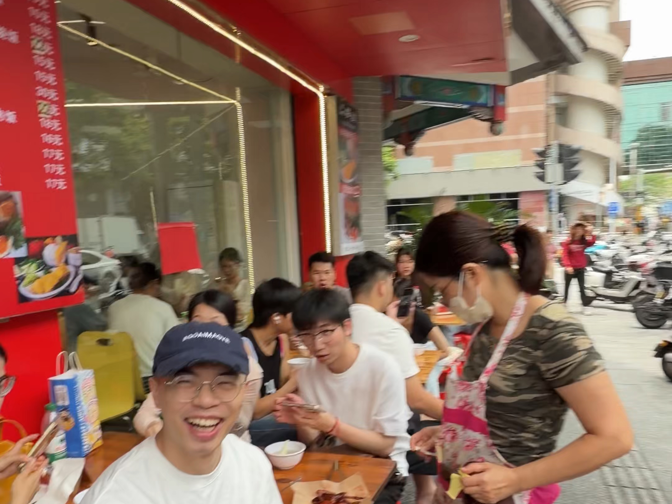 再也不来了，好吃是好吃，就是等得太久了#烧腊