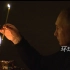 普京含泪点燃蜡烛，悼念莫斯科恐袭遇难者