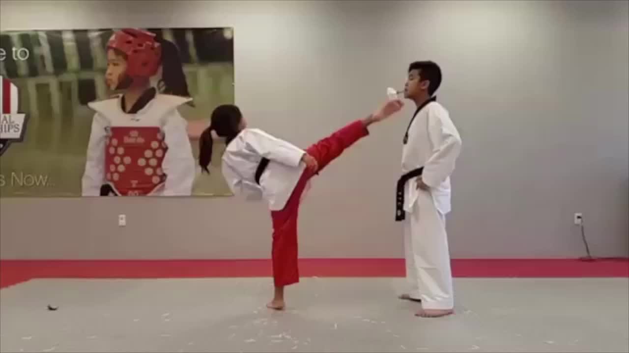 回旋踢教学视频 B站