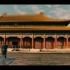 中国的皇帝在紫禁城里放风筝，外国的飞机在京城里投炸弹。这就是旧中国为什么需要革命
