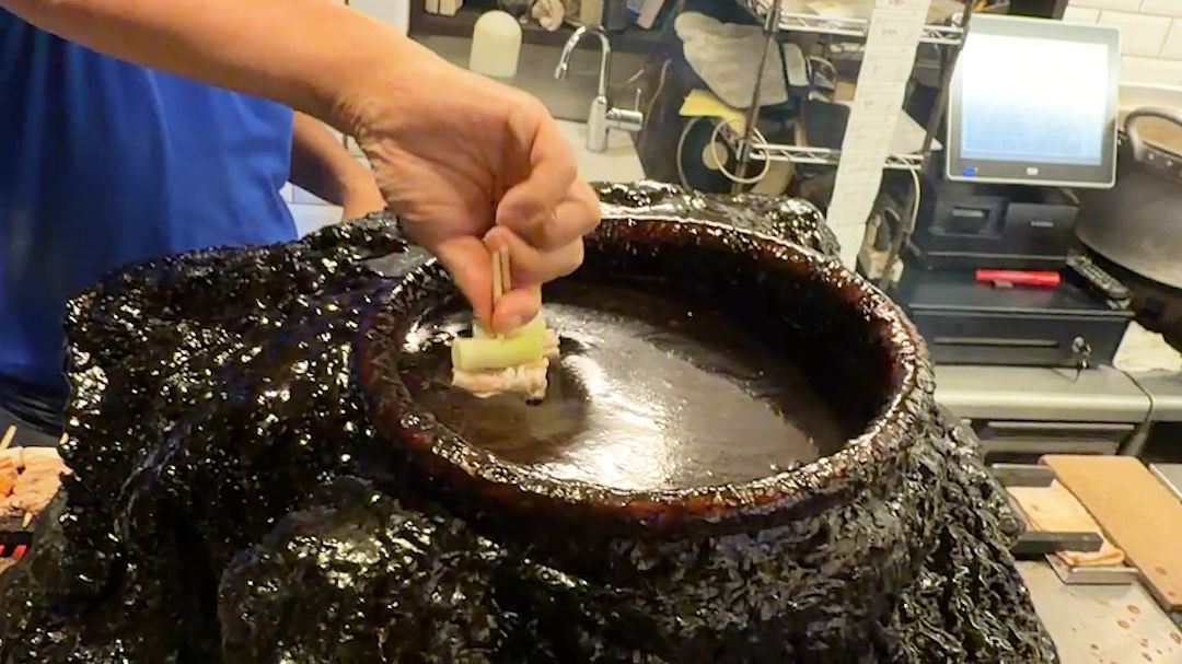70年包浆的烧鸟酱汁，一口下去是啥味道？