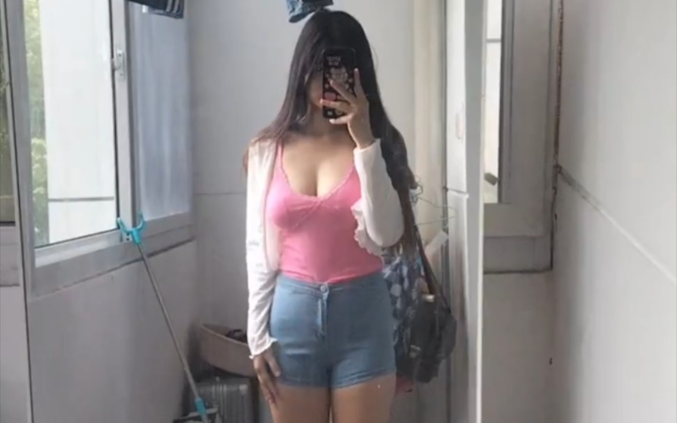 Which one looks good with it?