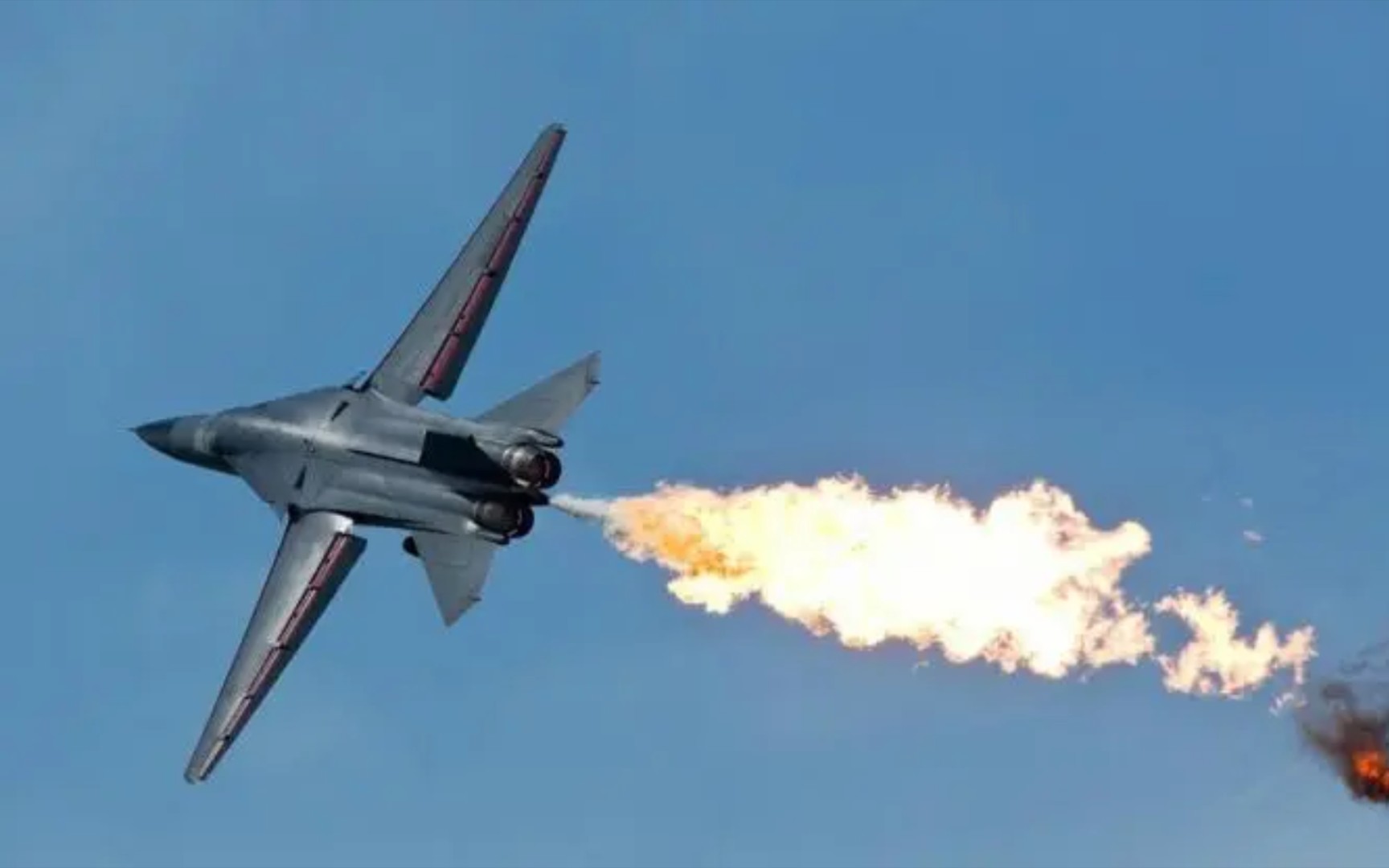 F111会喷火的土豚，曾在实战中屡立战功，被视作“死亡之啸”。
