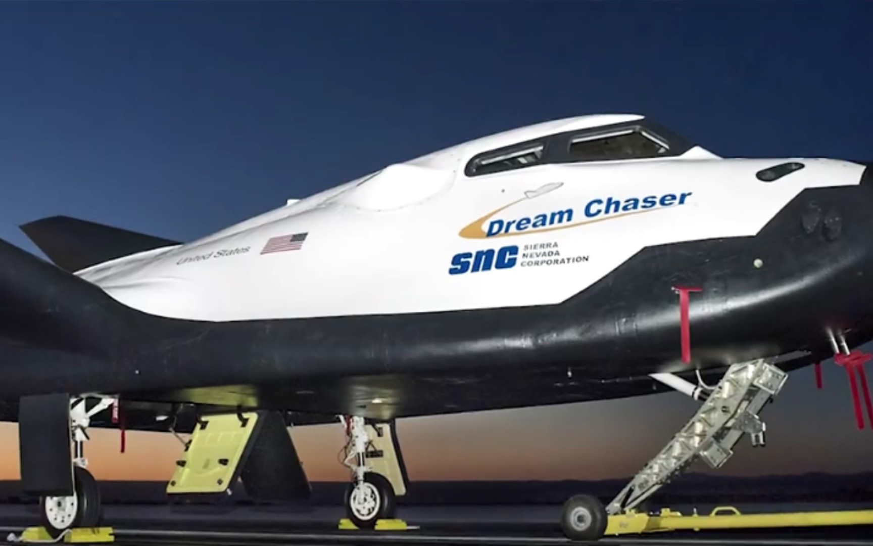 新一代飞船美帝又领先了？外形有些丑萌的航天飞机“追梦者”明年首飞空间站？