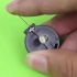 如何用胶枪制作LED手摇纺纱机