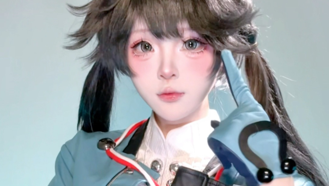 先回眼神再回头～