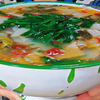一碗浆水杂粮面片，配上几碟山野菜，不见半点荤腥，却比大鱼大肉香