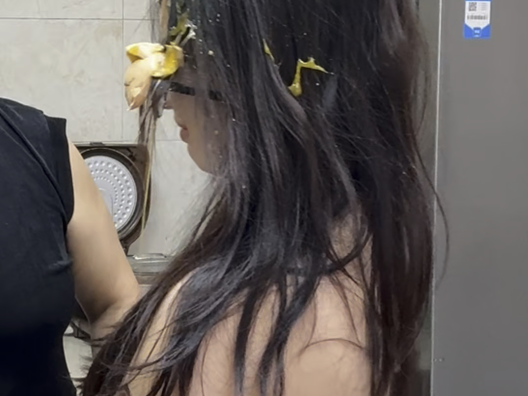 纹了俩花臂就分不清大小王了？