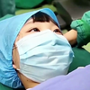 母亲患白血病 女儿的做法让千万网友感动_人间百态 _感动