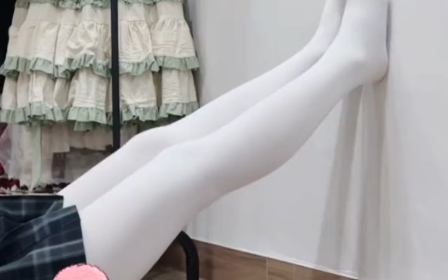 And white cotton pants.