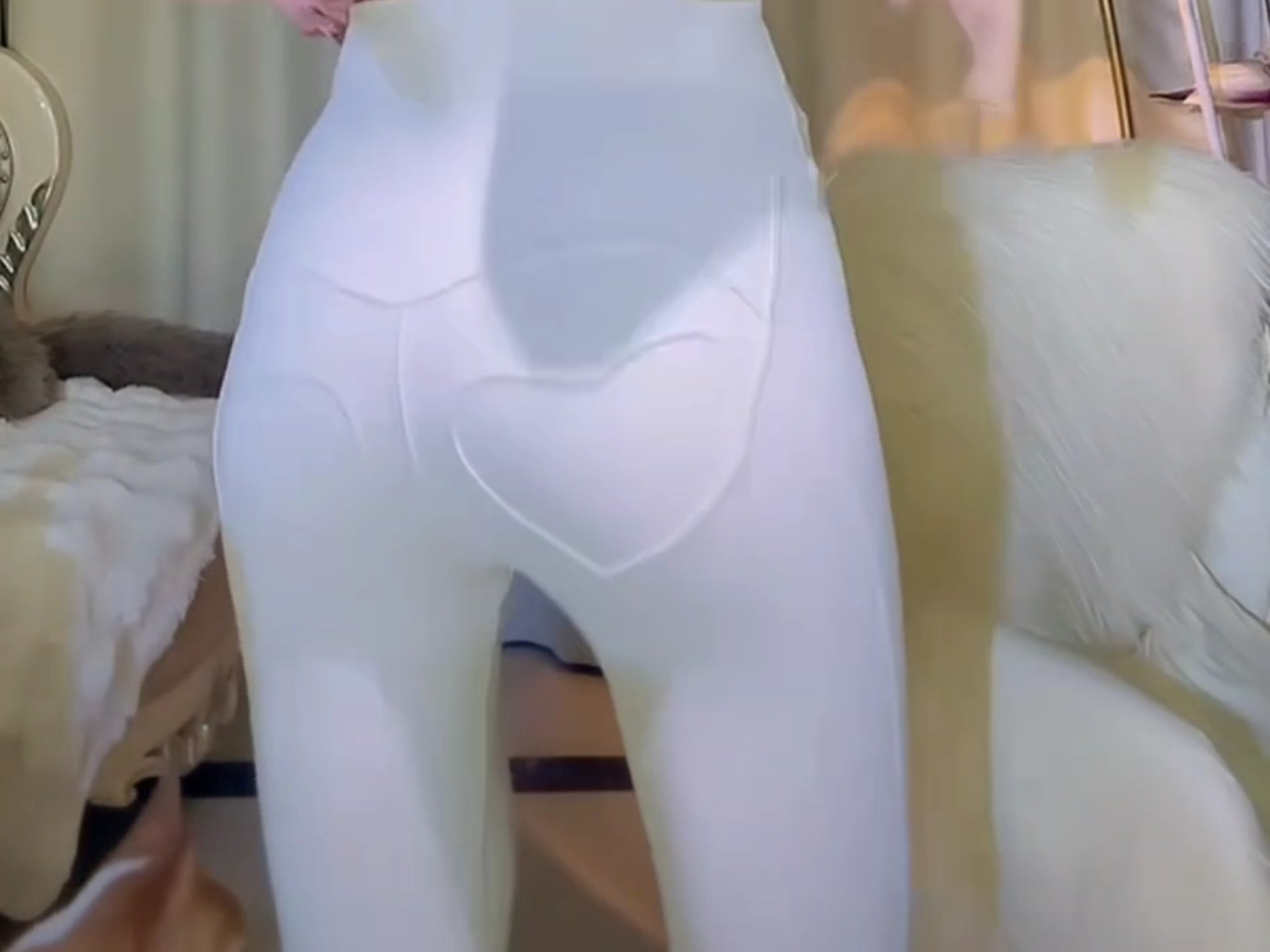 阿芙洛狄忒、蜜桃臀加特林