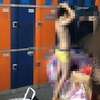 10多岁儿子被母亲带进女更衣室 ？性别教育对儿童成长有多重要