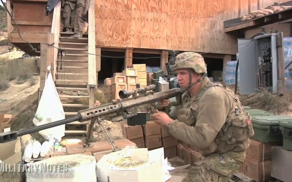 美国陆军士兵使用M107 .50 BMG和M82A1狙击步枪搜寻TLB武装分子