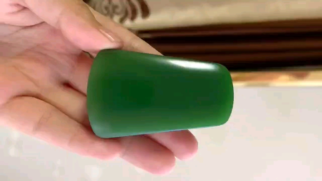 收藏级和田玉碧玉挂件吊坠平安无事牌,菠菜绿底色,冰底七号矿老坑料