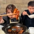 背个铁锅能坐飞机吗？让日本丈母娘也见识一下真正的中华料理！
