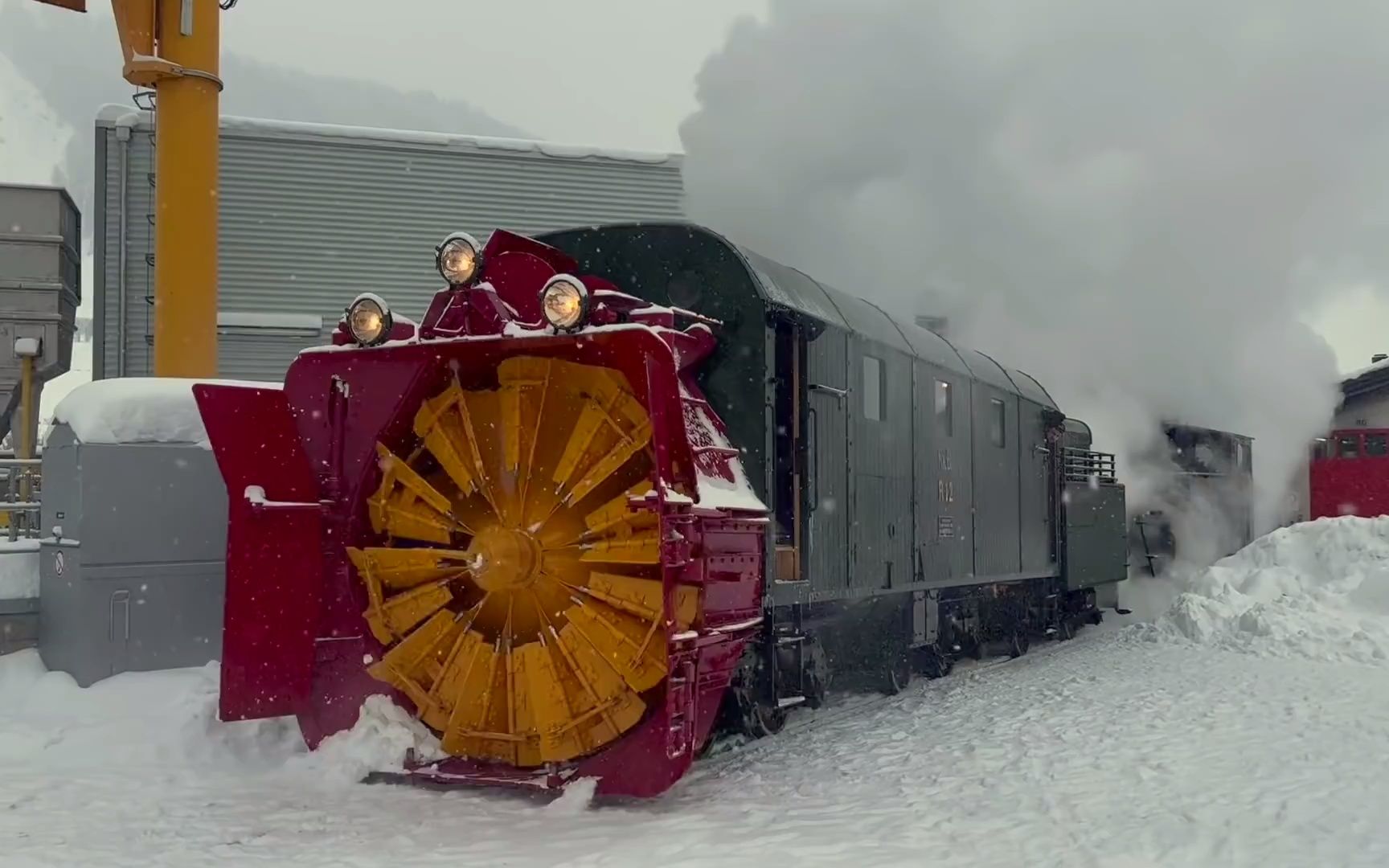你见过蒸汽吹雪火车吗  瑞士DFB蒸汽吹雪火车