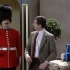 ［13］憨豆先生|Guard Picture | Funny Clip | Mr. Bean Official