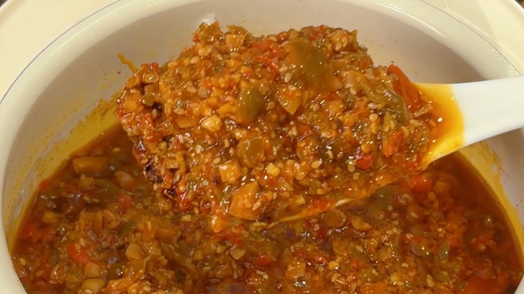 惊呆 辣椒酱也能用电饭锅 咸香微辣 拌饭拌面夹馍绝了