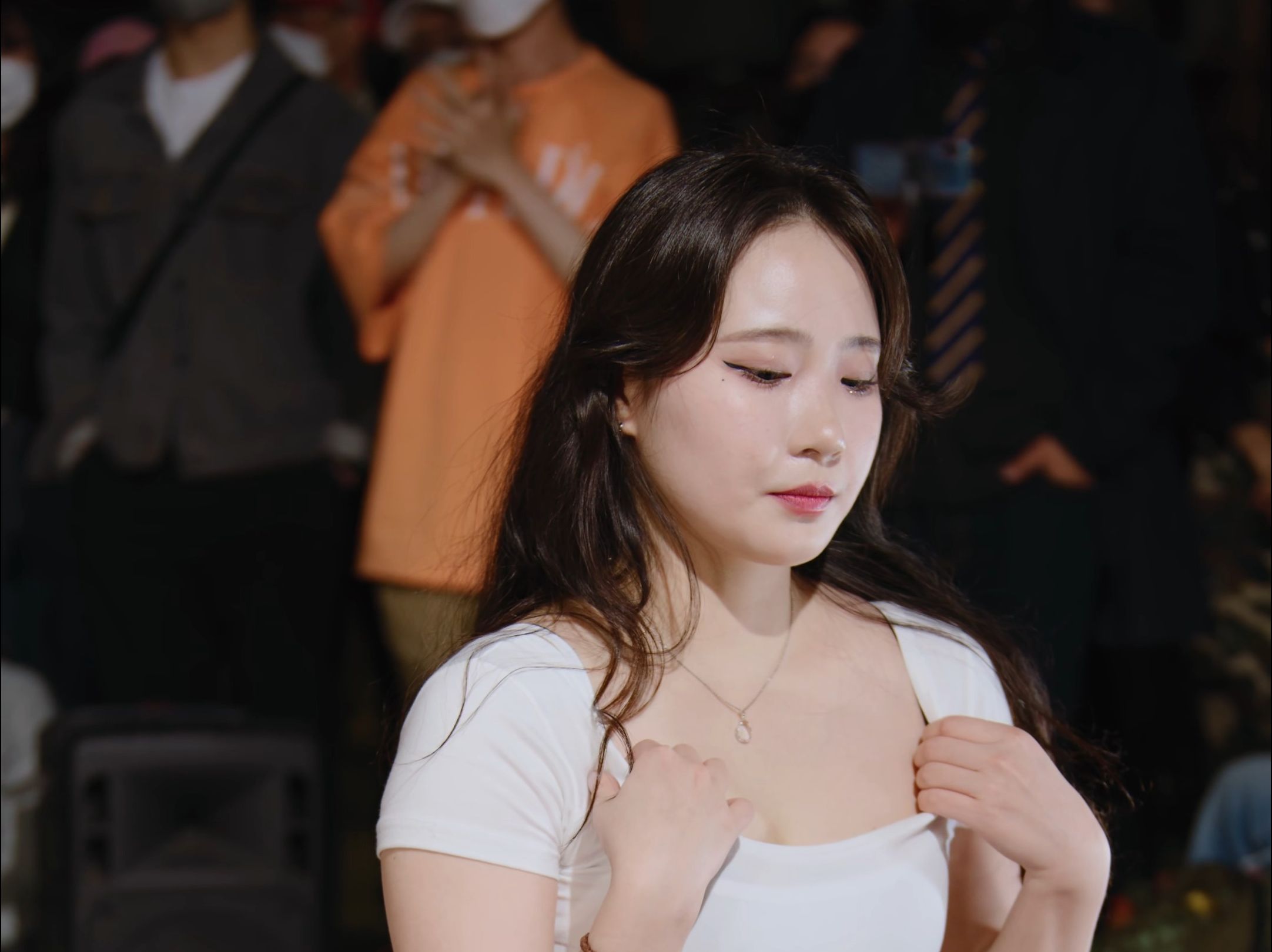 Jung In, OOH-AHH, Outdoor 1