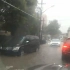 北京大雨，车都快成船了，大家注意安全