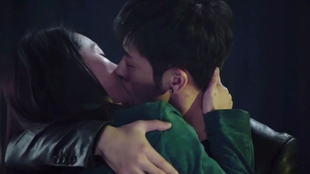 于和伟全部吻戏合集 50156b2da9a5e1846664d707e2cc72775acf9e85.jpg@310w_174h_1c_100q.jpg