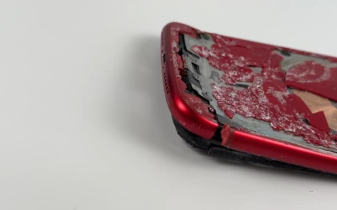 修复损坏的iPhone XR，并将其转变为全新的iPhone 13系列【上集】