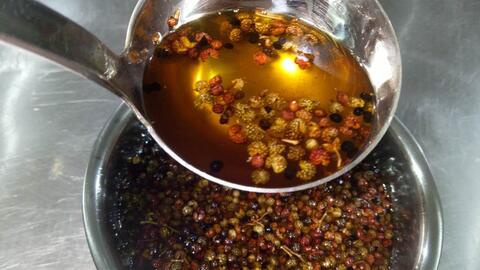 烧什么菜需要花椒油 50c00a78c0e8d1622f8d6fe6aff9ce8fa9c46574.jpg@480w_270h_1c