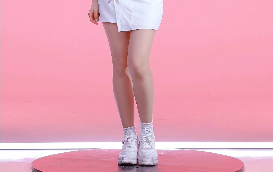 🫶 #strawberryrush #chuu #dancechallenge #dancetrend #kpopcover #on