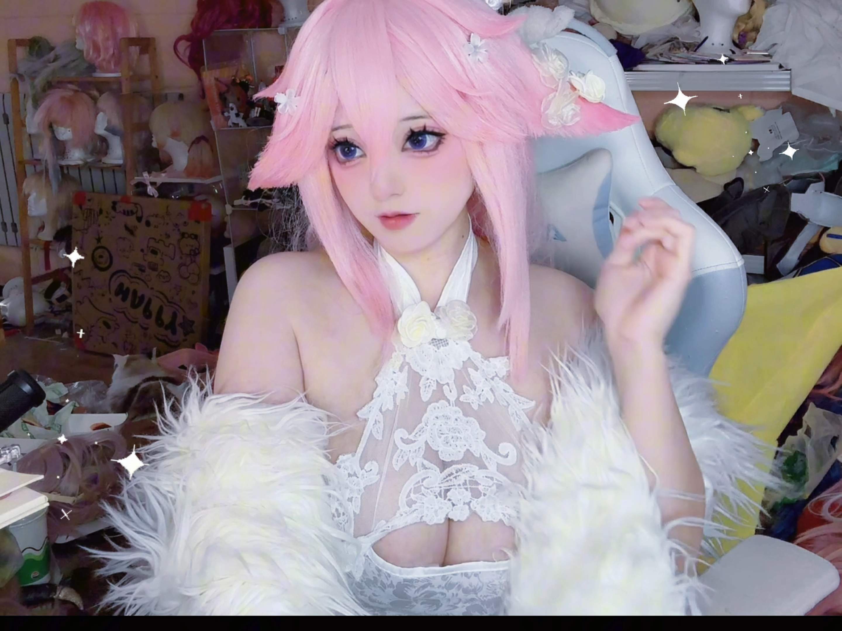 不知道，神子的身材很曼妙