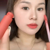 精致妆容就差一支百搭唇泥，就拍01蜜桃茶冻真的很好看！！！puco唇泥