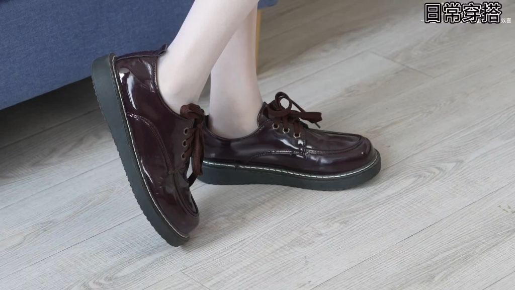 What does sandwich chocolate ice cream taste like?