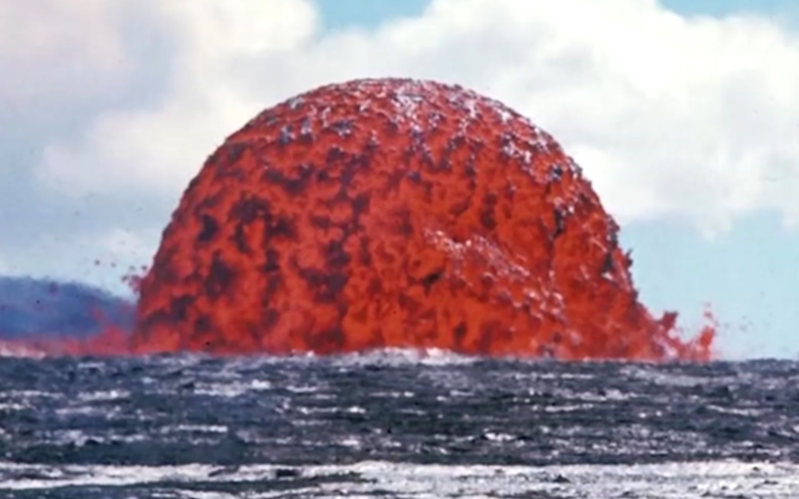 海底火山の噴火 | ナショナル ジオグラフィック日本版サイト