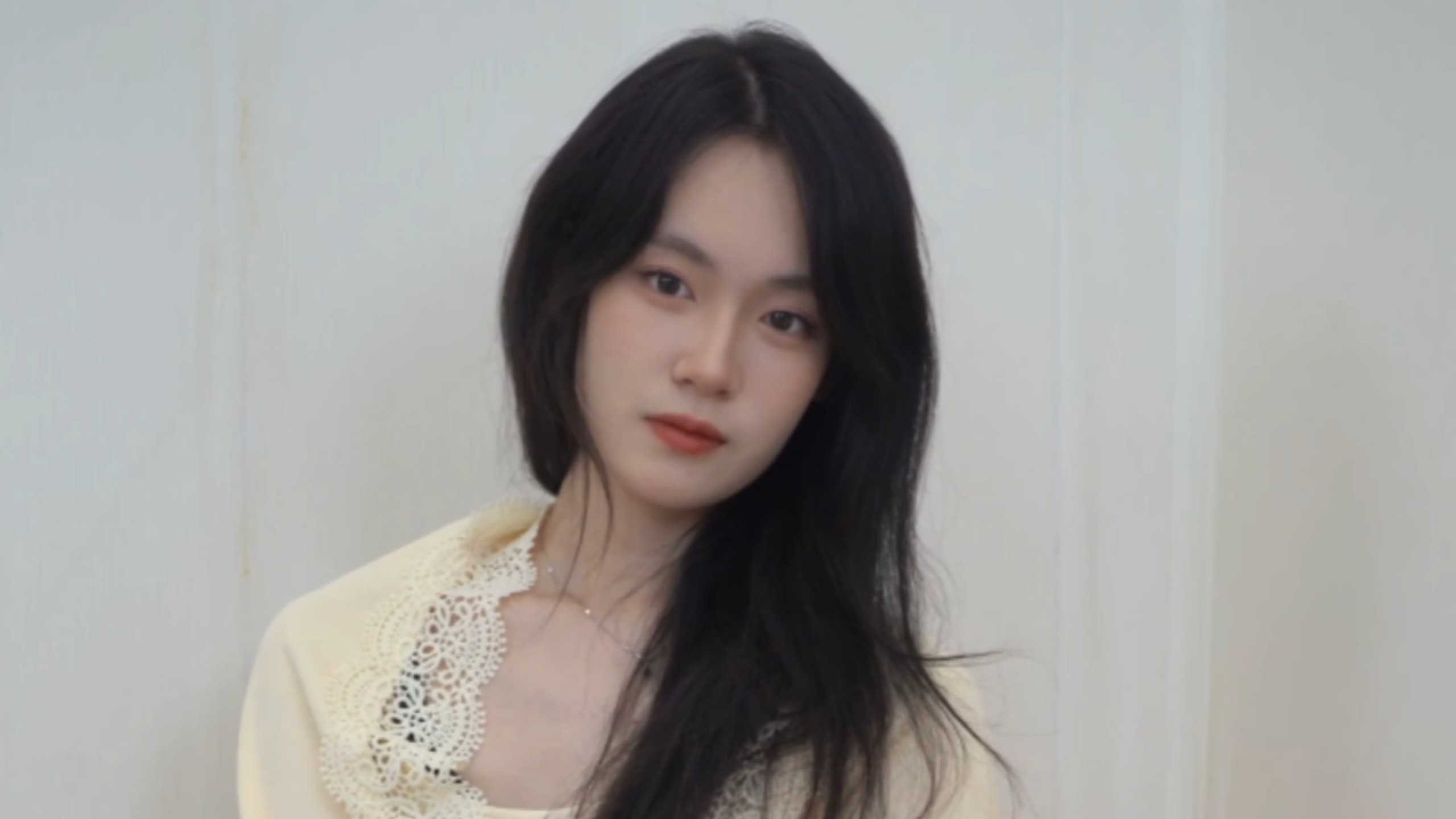 今日份美女小艺，顶级颜值校花4K级摄影，纯享版！