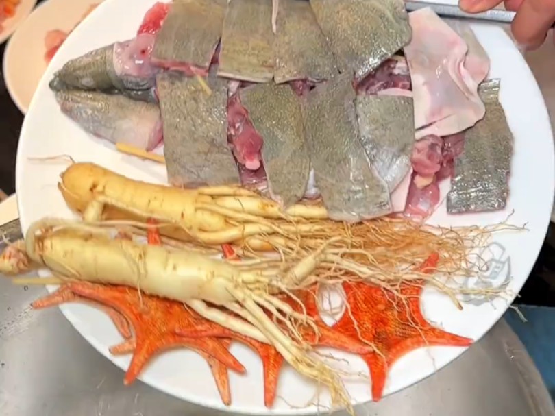 隐藏在广州好吃的生蚝鸡煲，味道简直绝了！只有少数本地人知道！