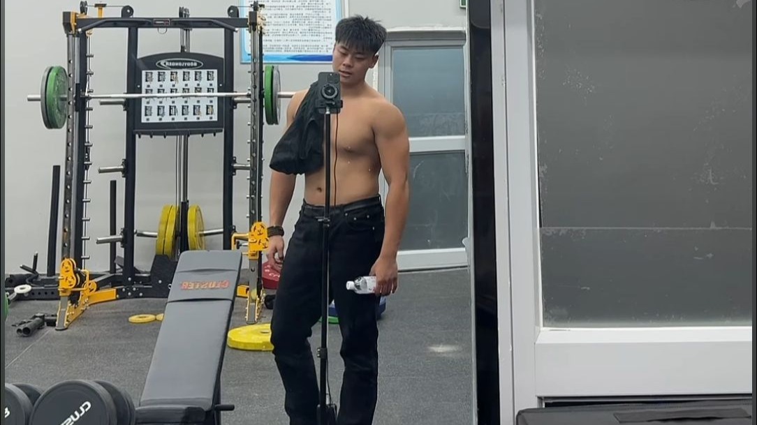 屏幕录制 2025-08-30 203342