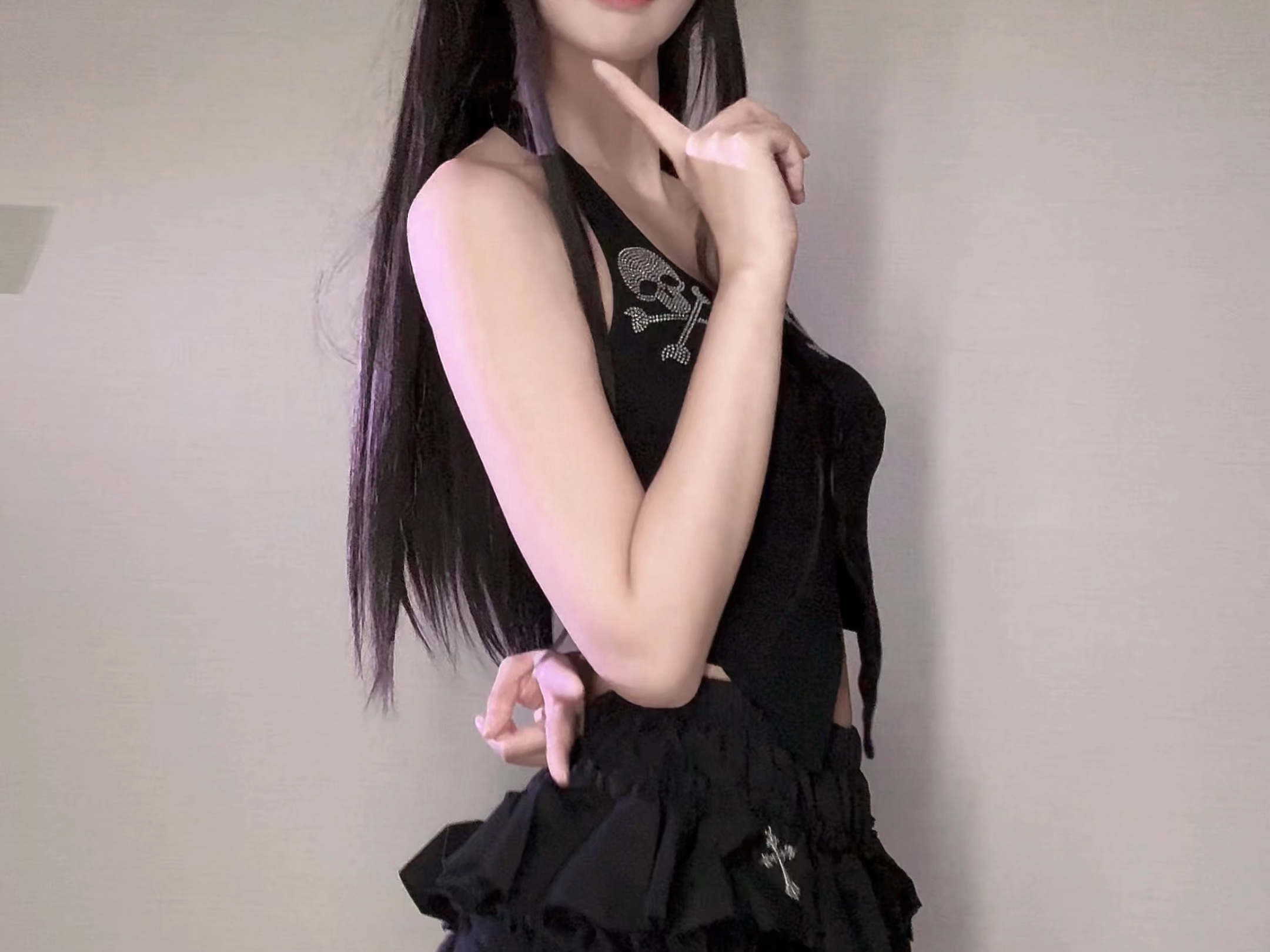 Dressing to show off the piece