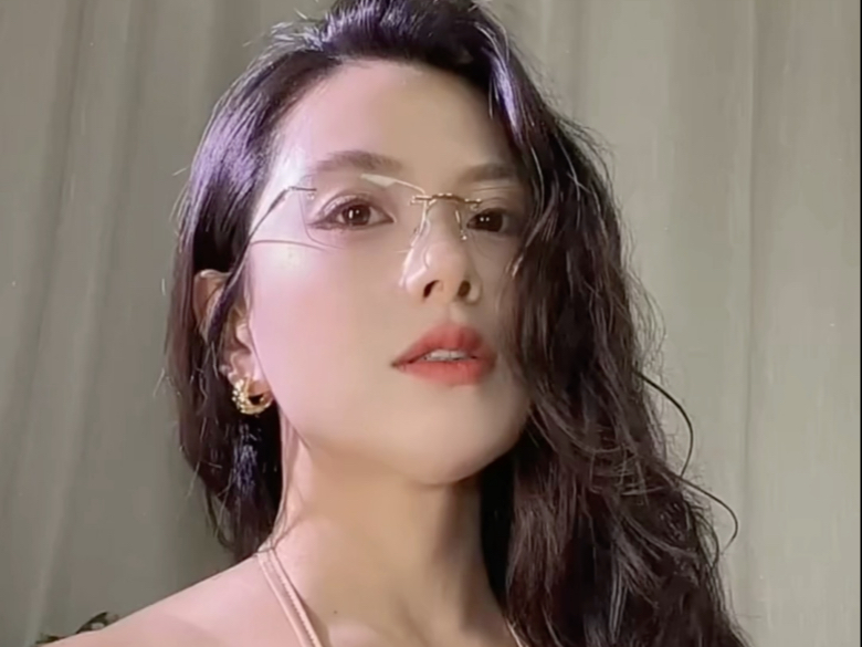 反差感微胖妈妈，祝福大家新年快乐😜😜😜