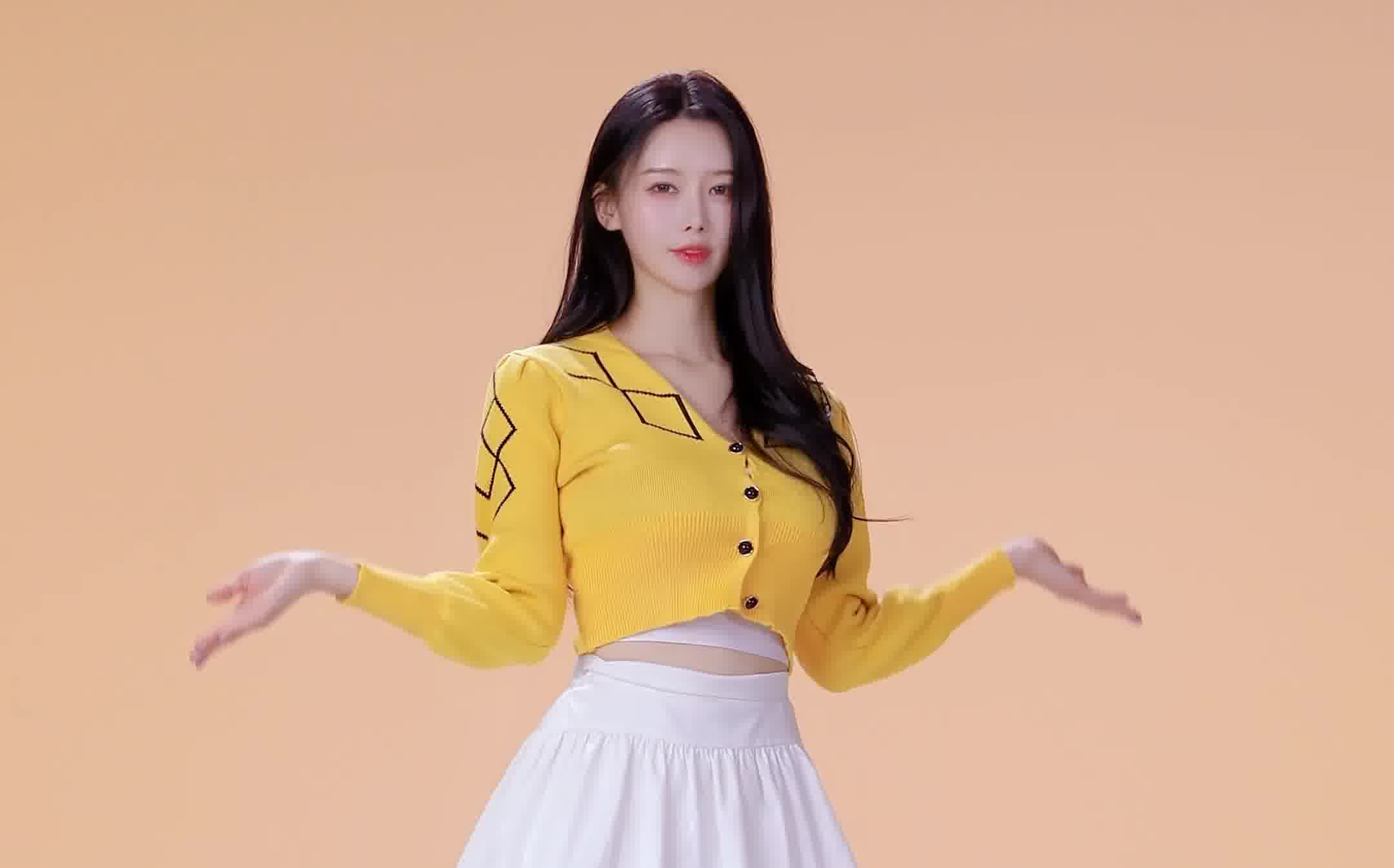 Do you like the yellow dress? Lee Ah-young.