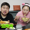 媳妇想吃火锅了，买菜自己在家做，一边烤肉一边火锅，女儿睡着了 慢慢吃