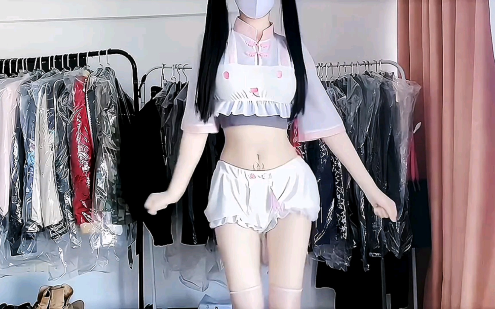 Keep laying flat on your vacation, don't be blinded