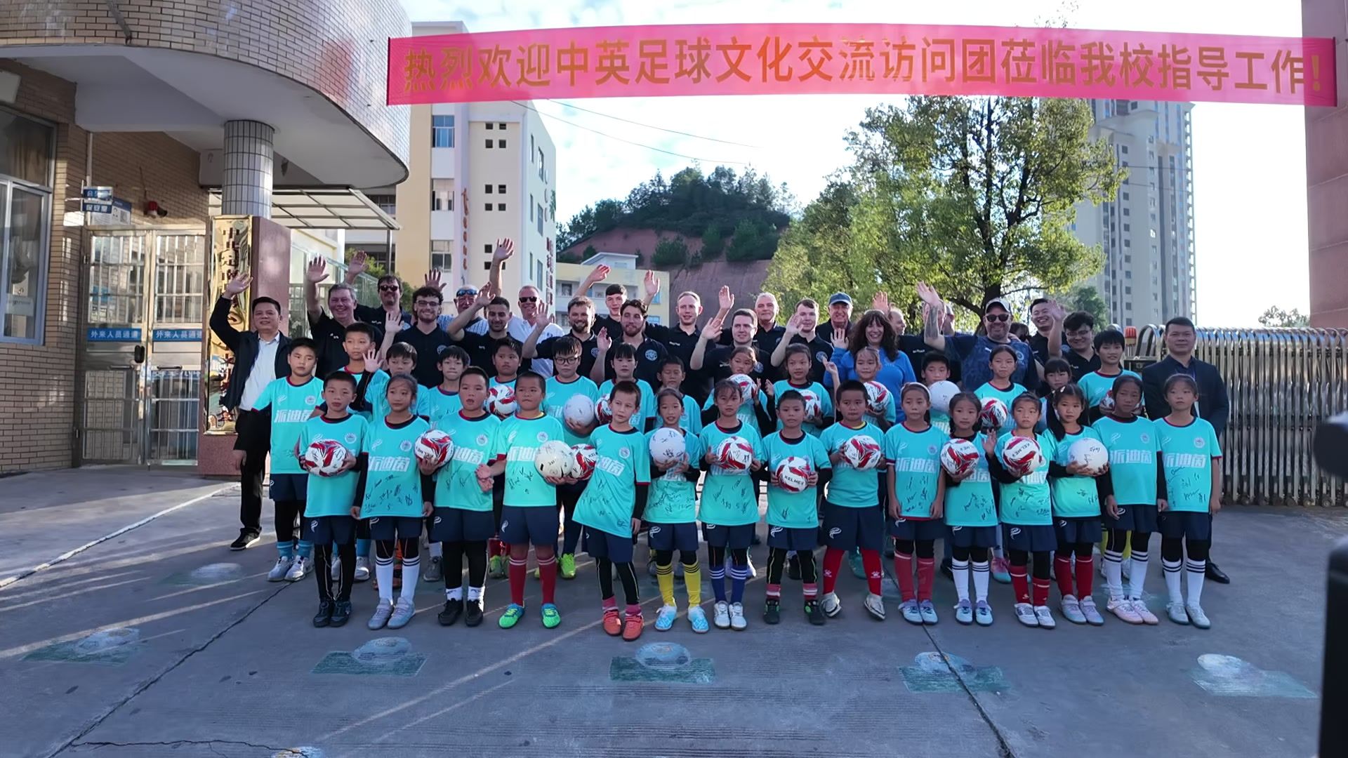 “误剪”了一些2025中国行和中国朋友们的温暖瞬间