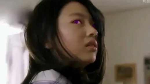 年轻女孩被邪恶附身控制