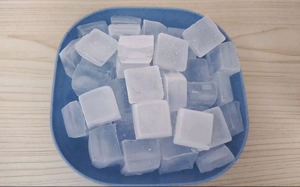 一盘方块薄冰